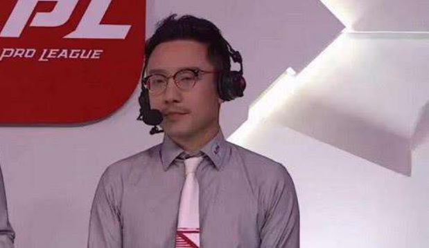 一张神似汪涵的脸和整个解说阵容里最高段位的lol玩家,是我们对于致幻