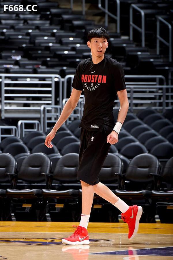 周琦打5分钟贡献3次盖帽 大魔王头上是禁区 NBA球星也不行 - 知乎