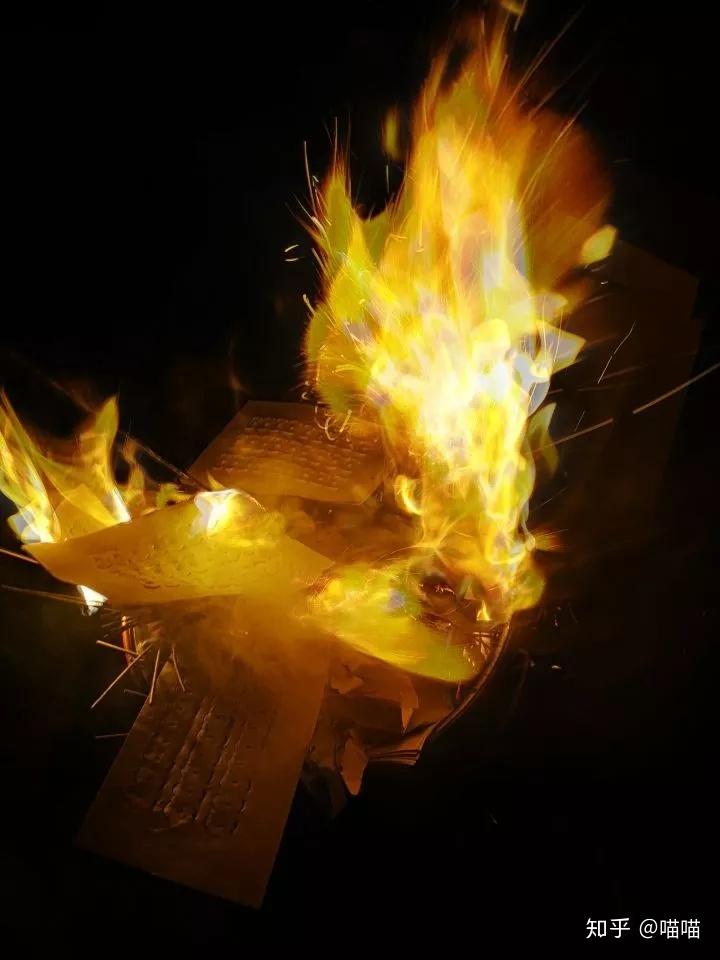 紫火代表着新生和净化,在宇宙中紫火为高频的紫光和清洗的元素,很多