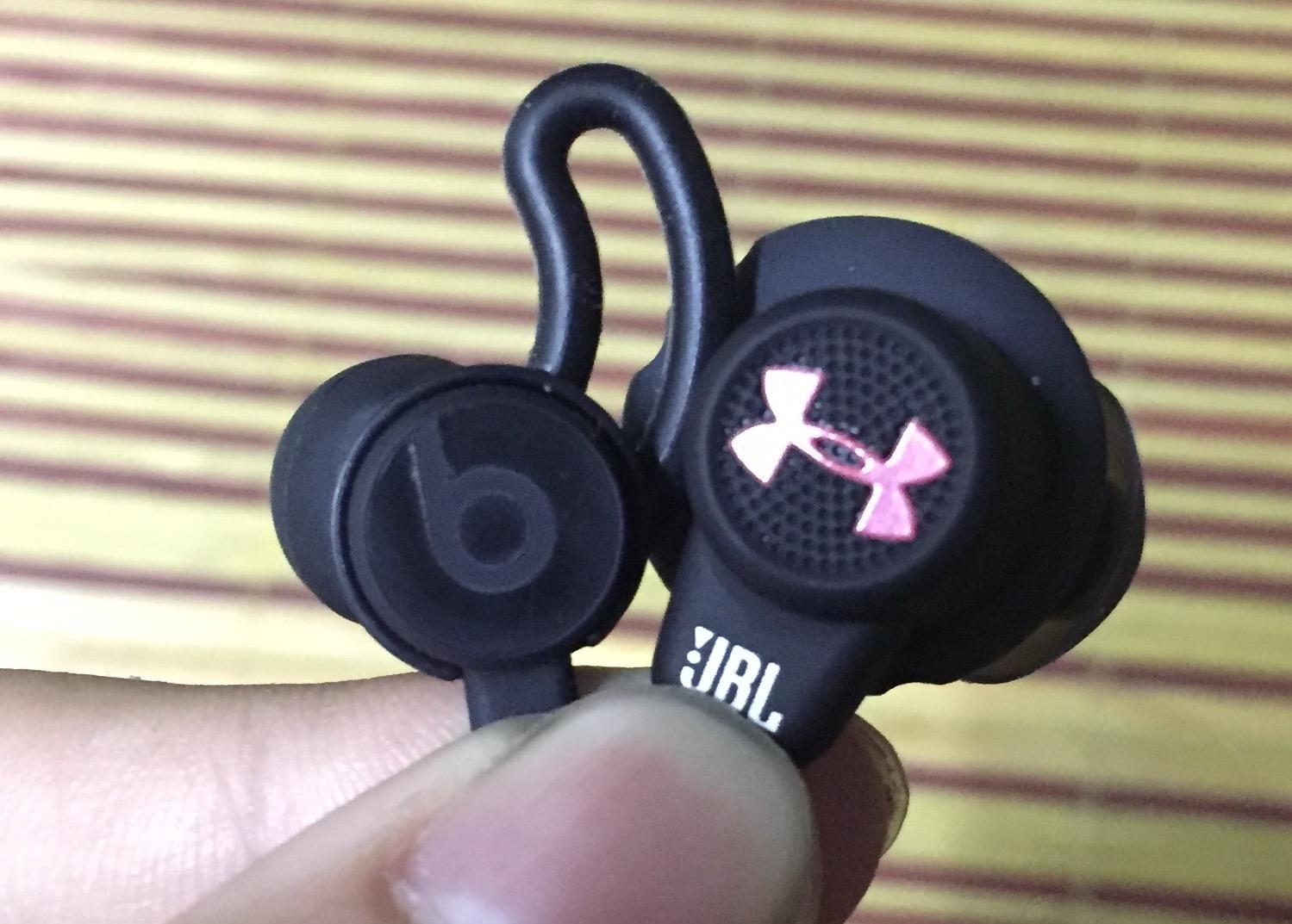 有没有人能对JBLUA和BeatsX两款进行评价下