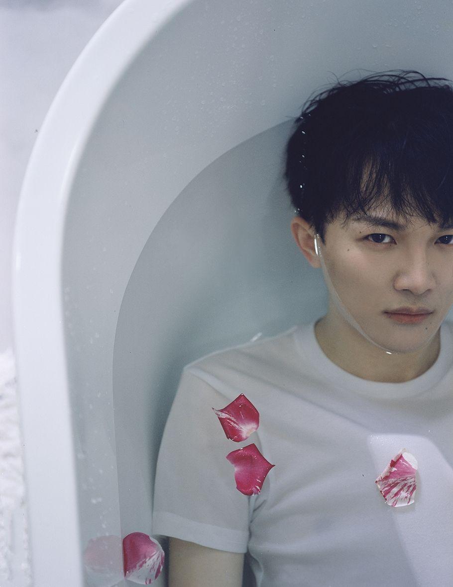 有周深的壁纸吗