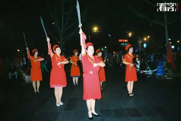 北京广场舞女子图鉴 知乎