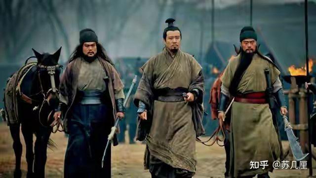 三国里卖草鞋白手起家的刘备最初招兵买马的钱是怎么来的