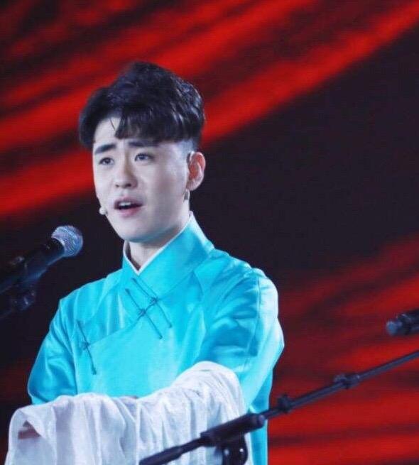 相声里的民俗十手绢张云雷带你走近非遗