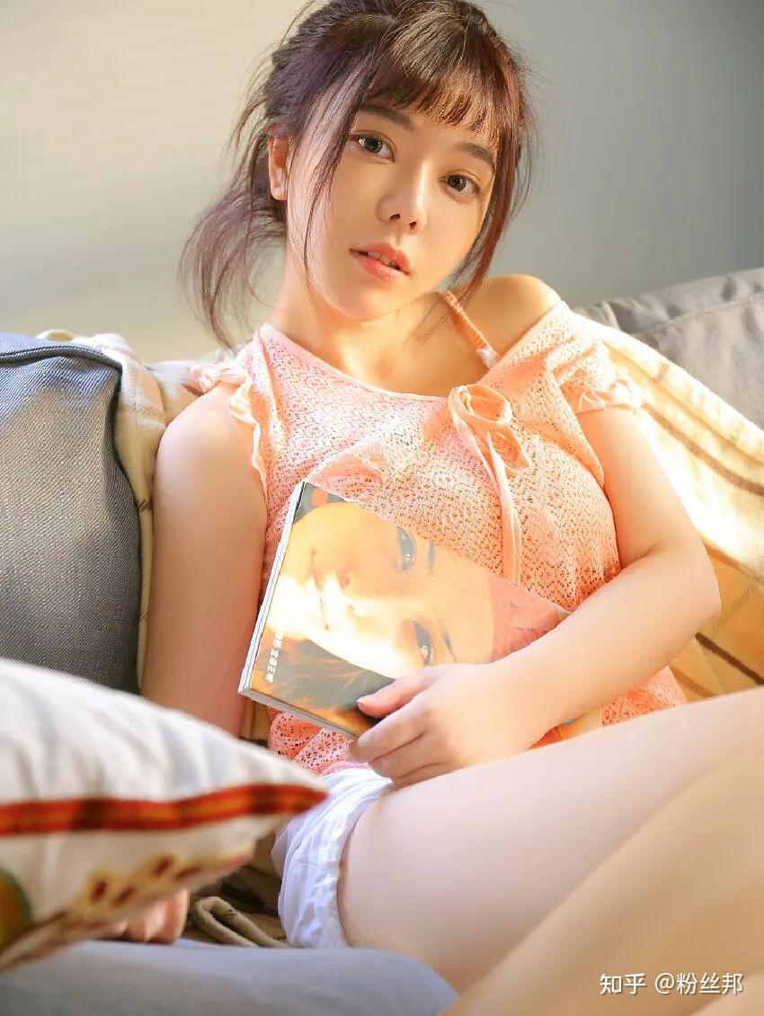 刘飞儿 刘飞儿写真被做成“娃娃”，自曝做过等身抱枕，不过正经并无功能- 知乎
