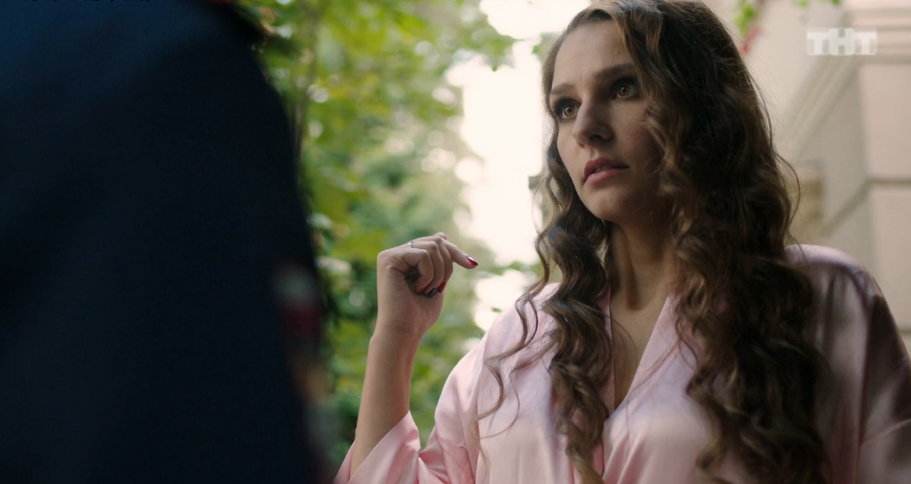 豆瓣九点二分俄剧背叛第七集面对家暴她无所谓阿西娅怒撞小鲜肉