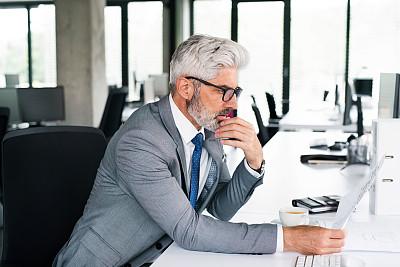 v2-6456736a86aa373487b6c645f1b38b5c_1440w.jpg?source=172ae18b