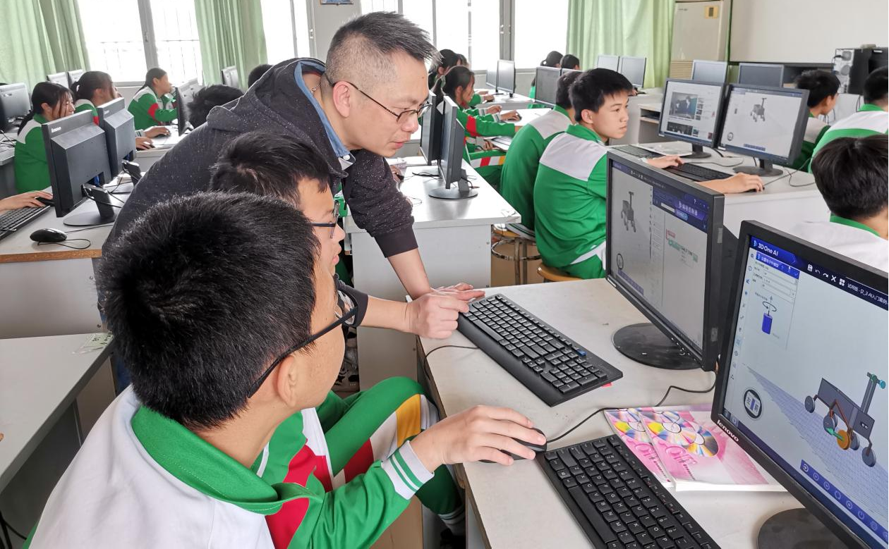 别样开学第一课江门市大泽中学开展人工智能普及教育