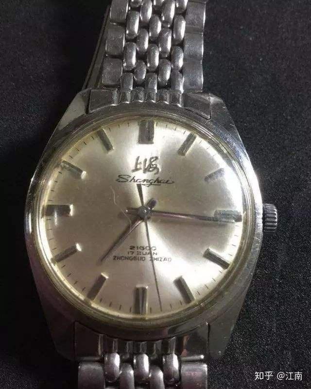 手表有划痕正常吗 v2-648deb1a10bc2912e1a1c4ee553d82b5_r.jpg