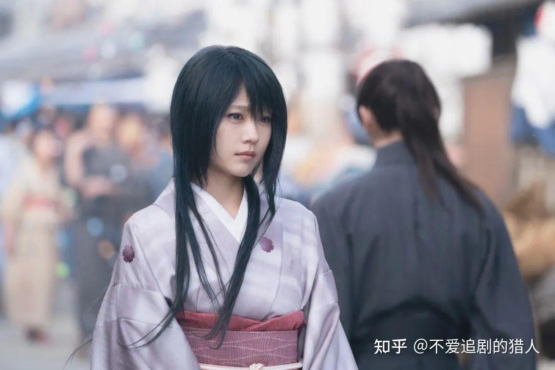 剑心亡妻雪代巴(有村架纯饰)的胞弟雪代缘(新田真剑佑饰),誓要为姐姐