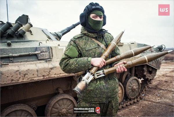 俄军bmp-1车组手上的pg-15v heat弹药.