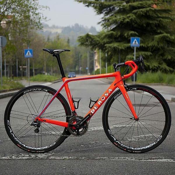 festka来自于捷克的手工钢架,他的配色一直是我非常喜欢的,有低调,有