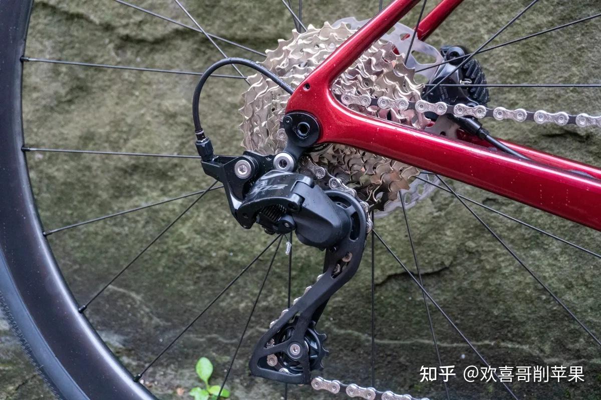 2024骑行指南678评论捷安特次顶级耐力公路自行车giantdefyadvanced