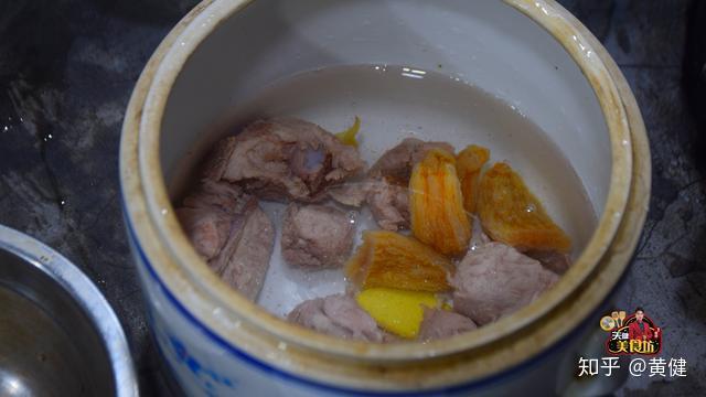 排骨汤的做法简单的 v2-6543111e663019fc345b0ee9a3ec7c49_r.jpg