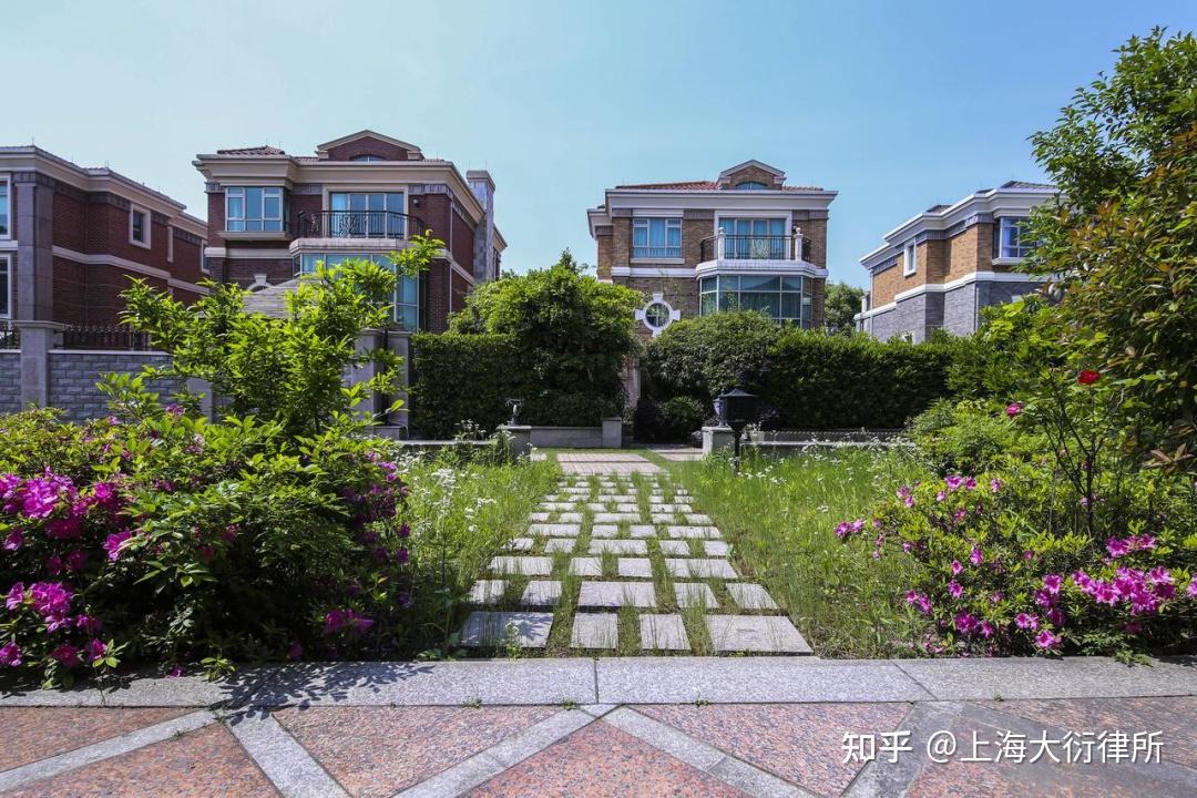 「御翠园」为上海内环内大型纯居住别墅社区,雄踞浦东中心地带,于花木