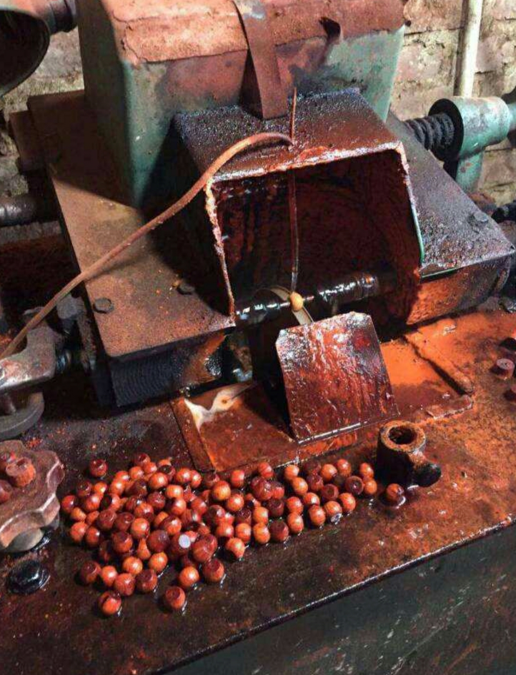 海南黄花梨手串是怎样加工出来的呢