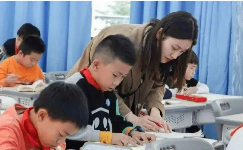 在职老师可以为学生补课了?2022年发布新规,家长感到很高兴! - 知乎