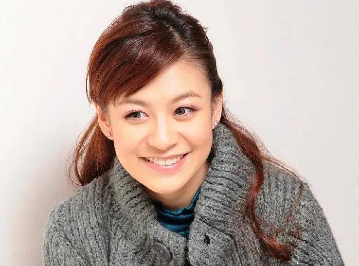 曹云金前女友结婚4周年宣布怀孕富商老公将当爸难掩喜悦