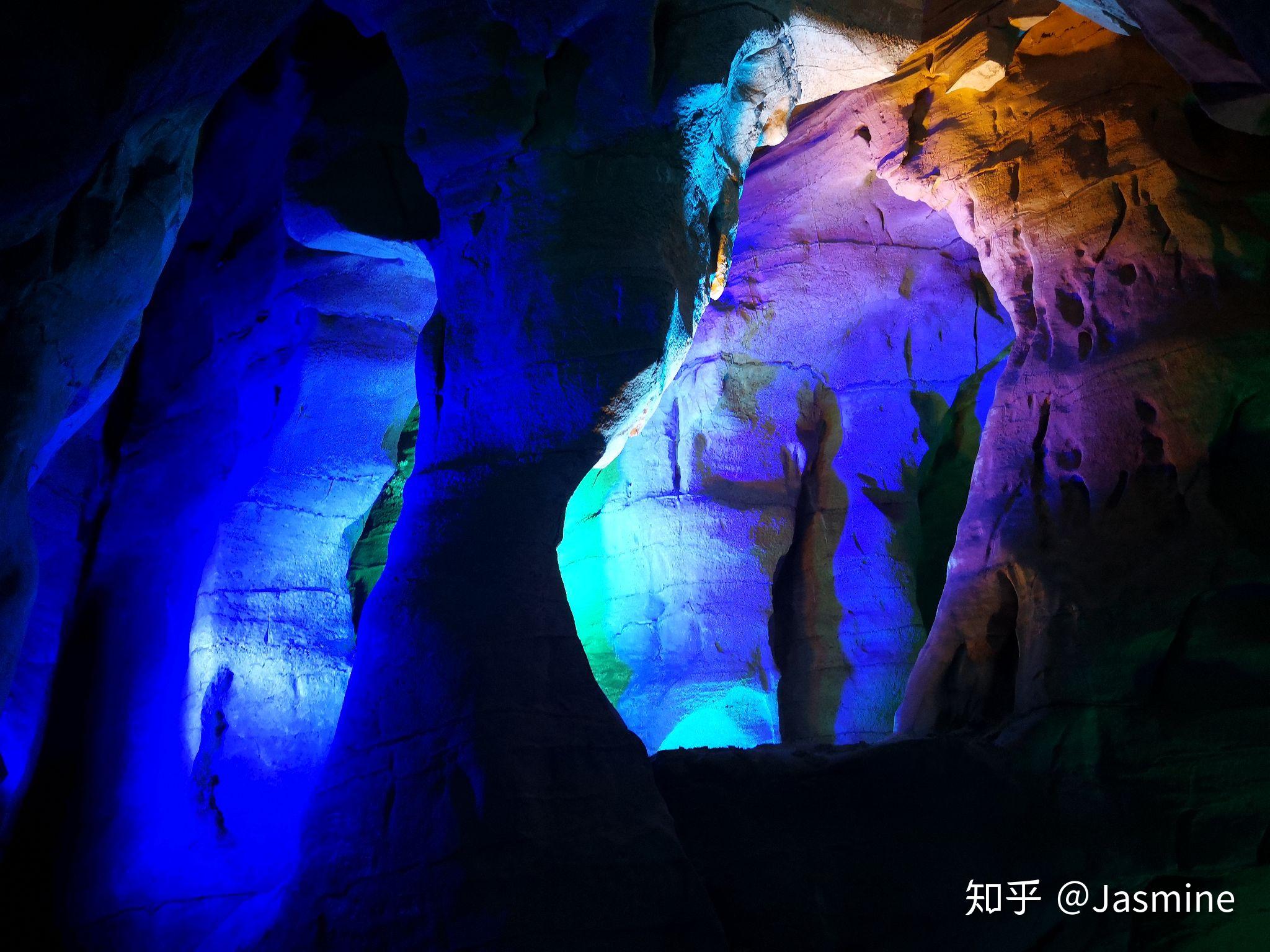 你可知道亚洲溶洞中，最大、最美的钟乳石在什么地方？_白水洞