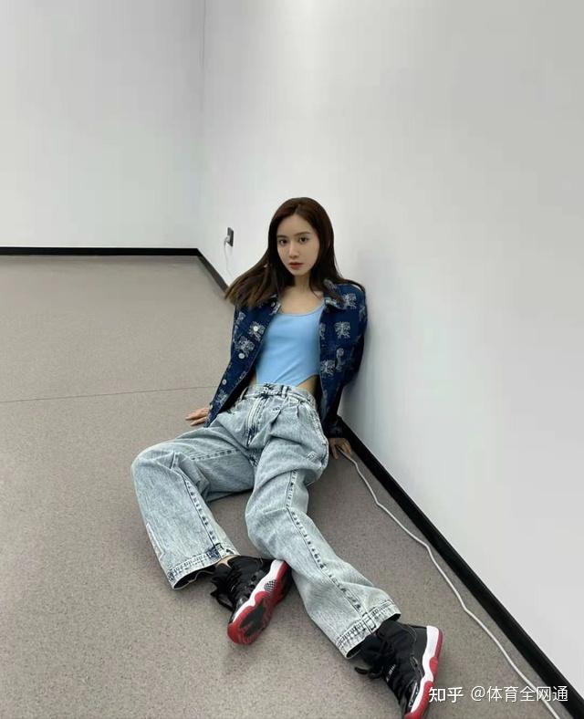 NBA主播美娜晒美照，穿连体三角裤太吸睛，身材圆润有型！ - 知乎