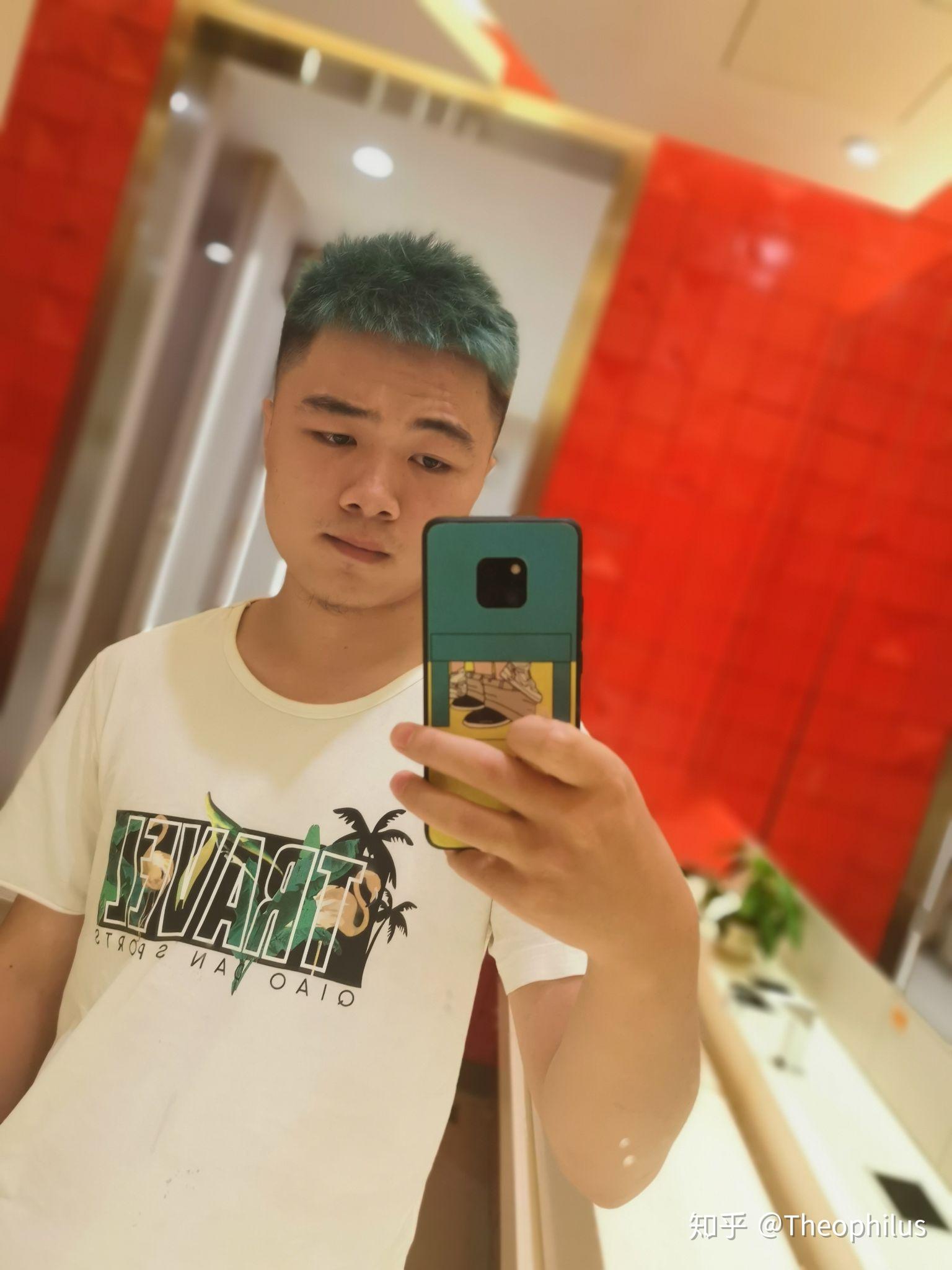 男生染绿色头发是什么感觉