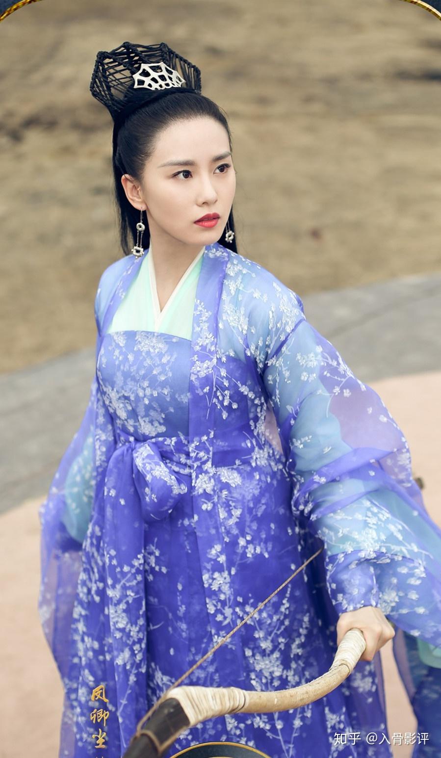 几天她就去参加凌王选妃活动了,和一群大家闺秀们一起争夺凌王妃之位