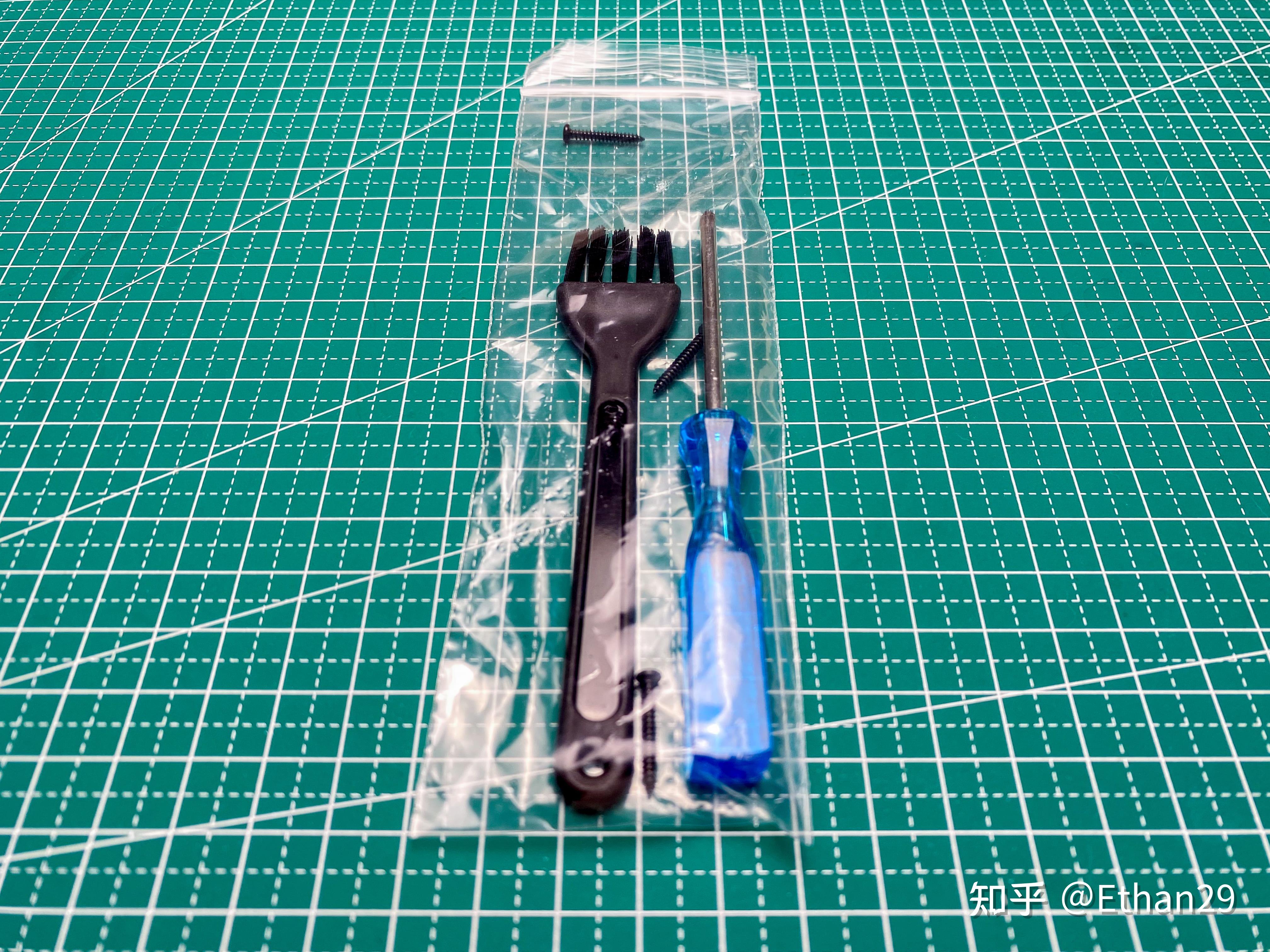 自行更换戴森 v7 吸尘器电池