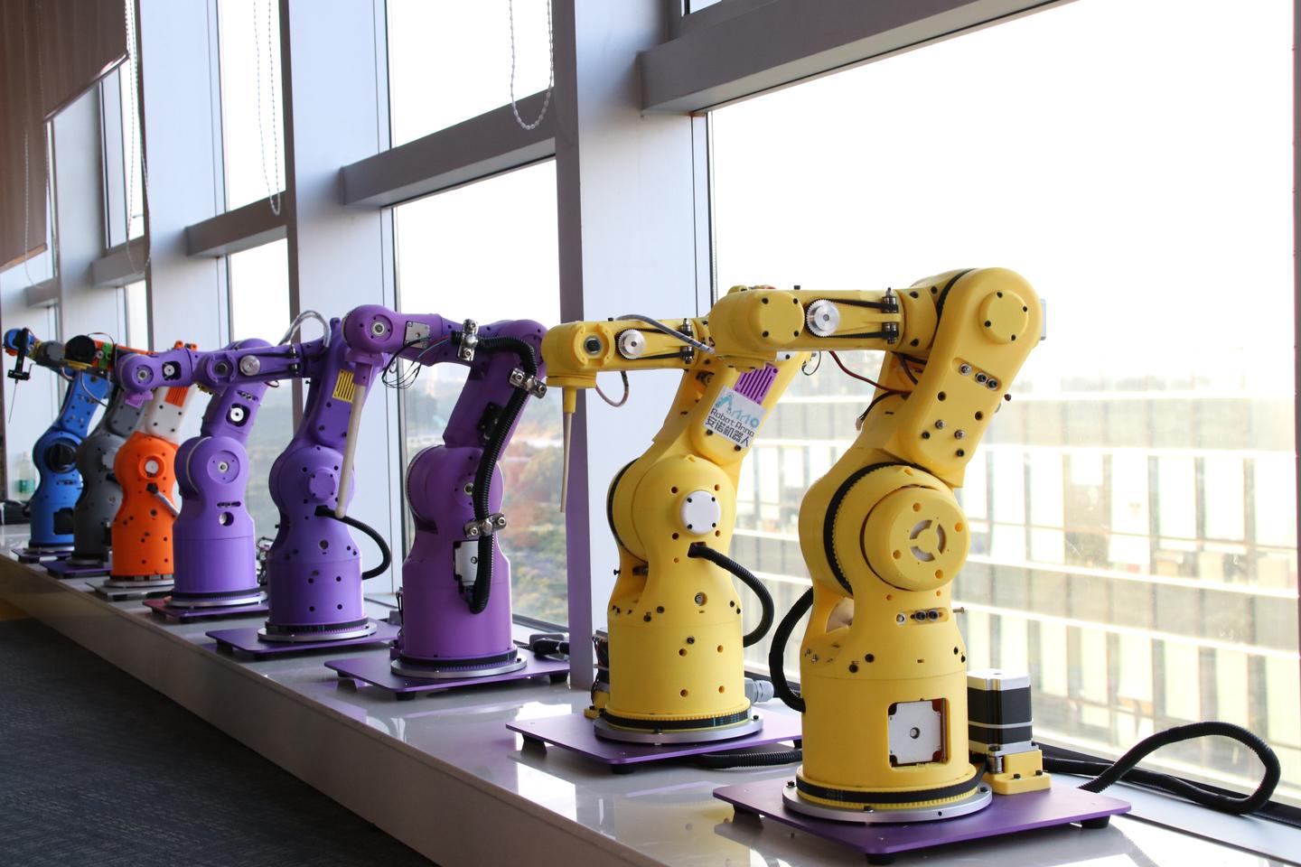 这家深圳创客公司造的机械臂竟受国内外疯狂点赞