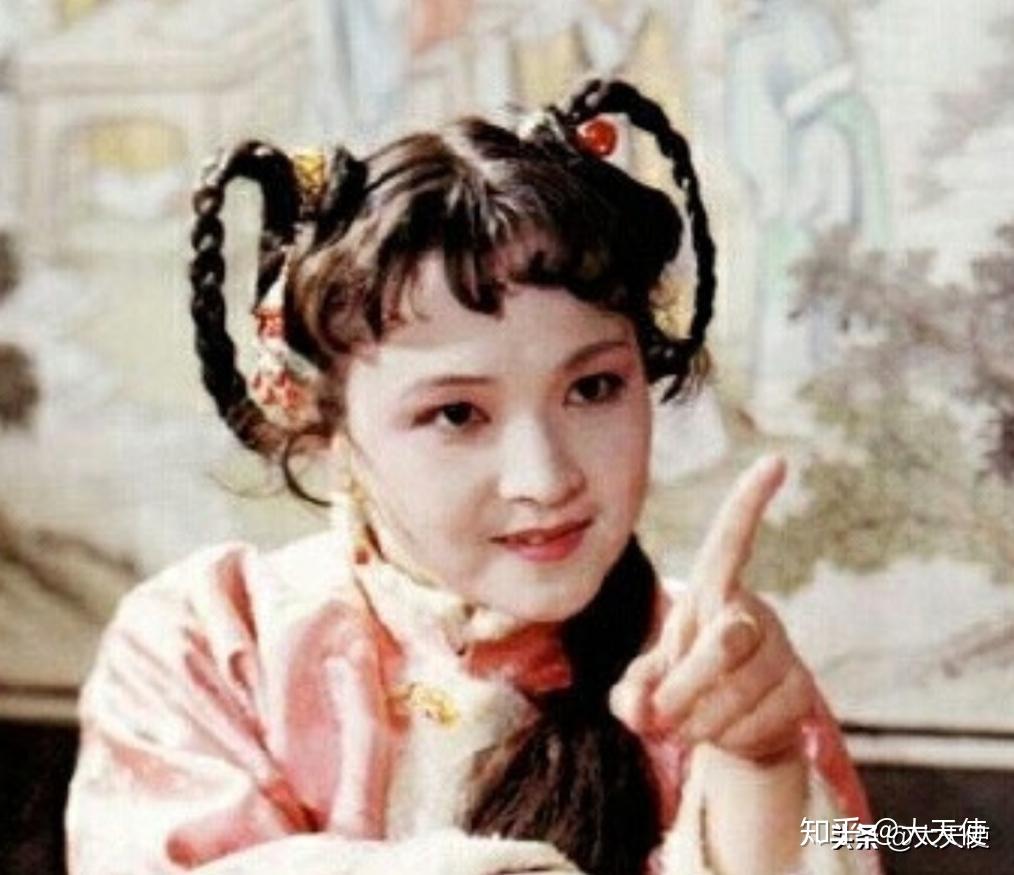 的话或者是对什么人警示的话,那么当初给湘云衣服的时候有是暗示什么?