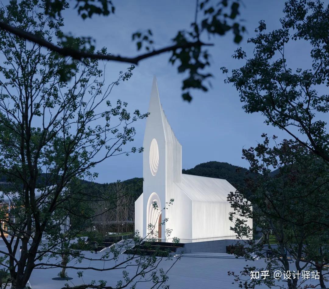 庄子玉新作:藏马山月空礼堂 - 知乎