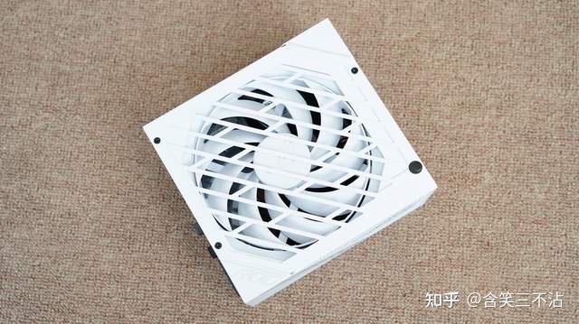 艾尔登法环太火了,于是打造了一台能在4K分辨率下畅玩它的黑白主机 第51张 艾尔登法环太火了,于是打造了一台能在4K分辨率下畅玩它的黑白主机 第51张