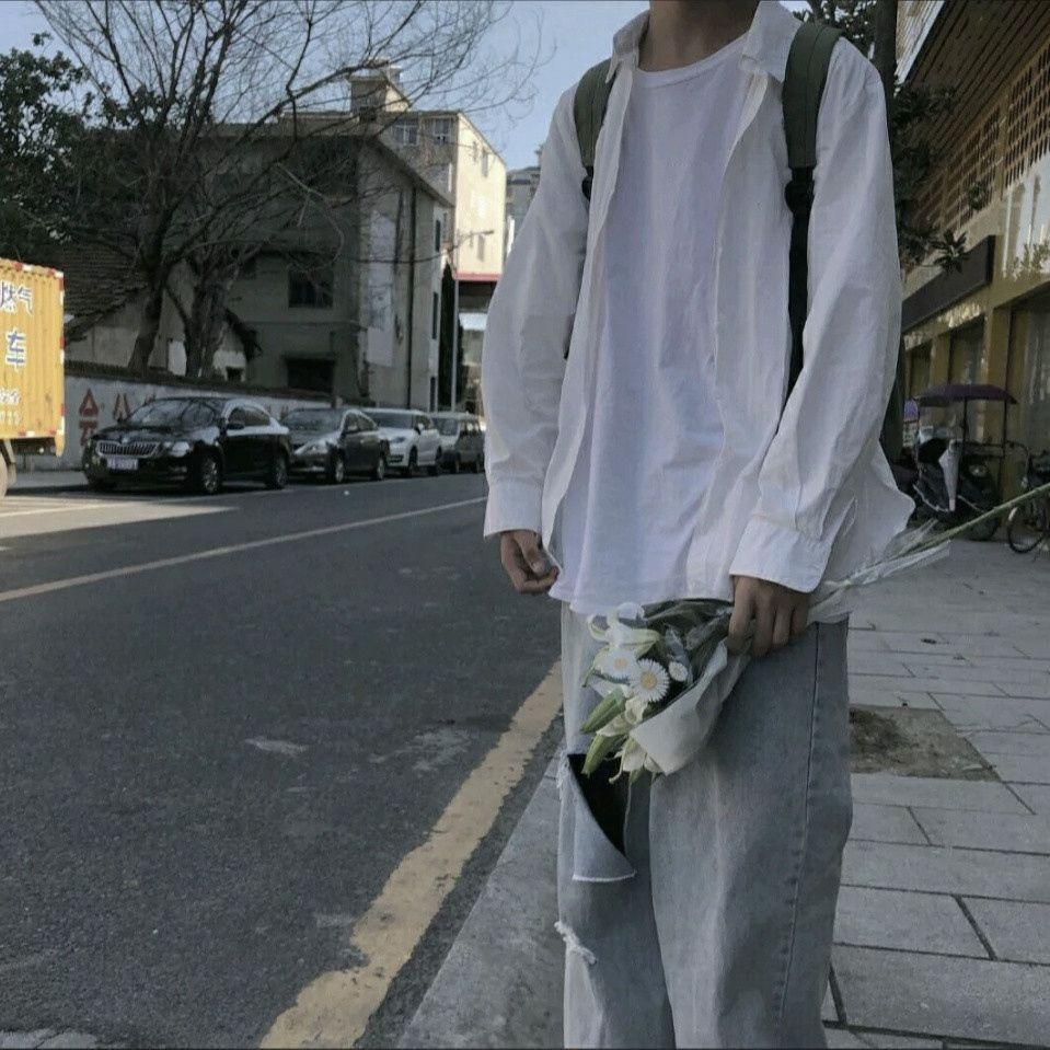 有没有像这样的头像手拿花的