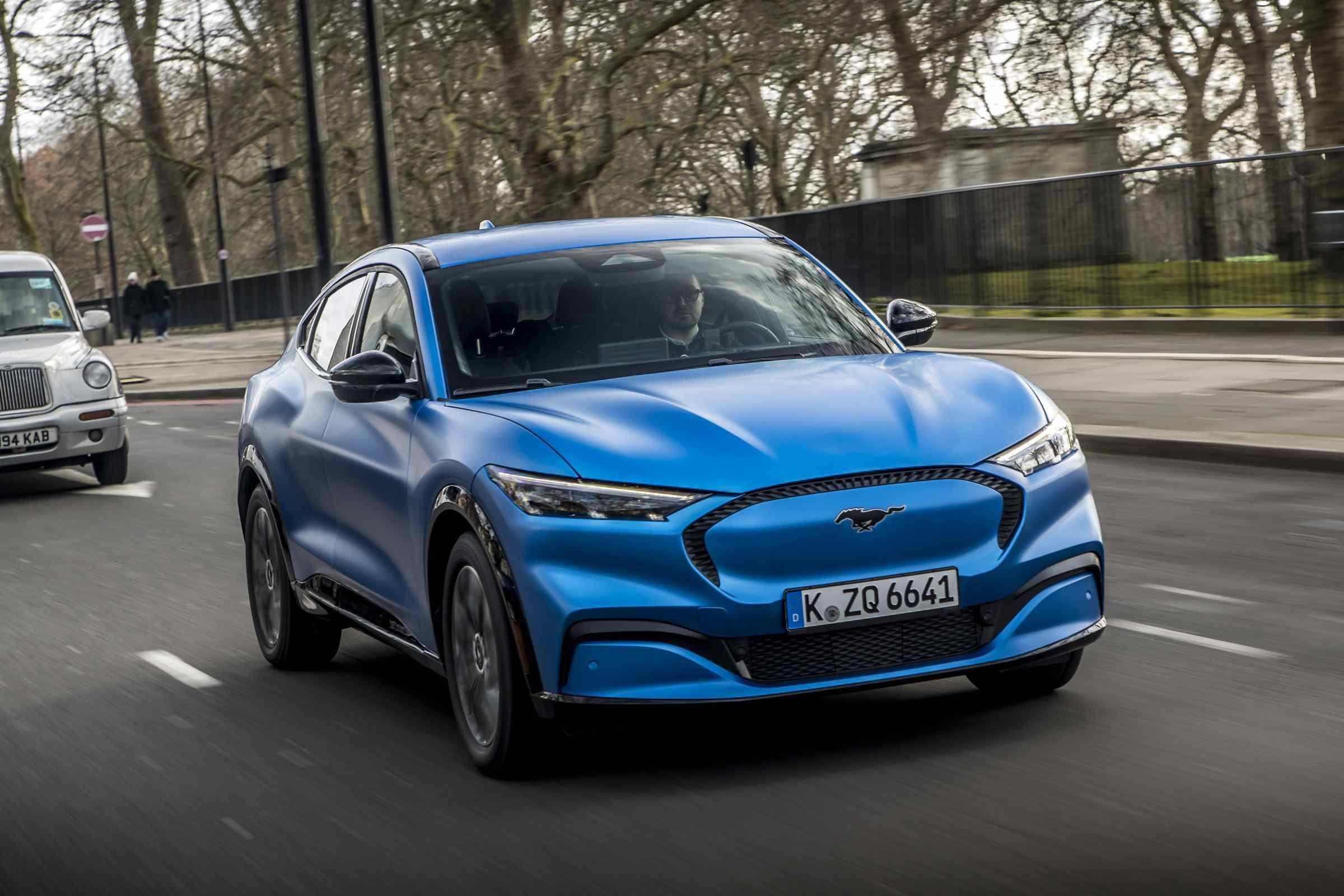 modely的死对头福特野马mache成全美年度最受推荐电动汽车