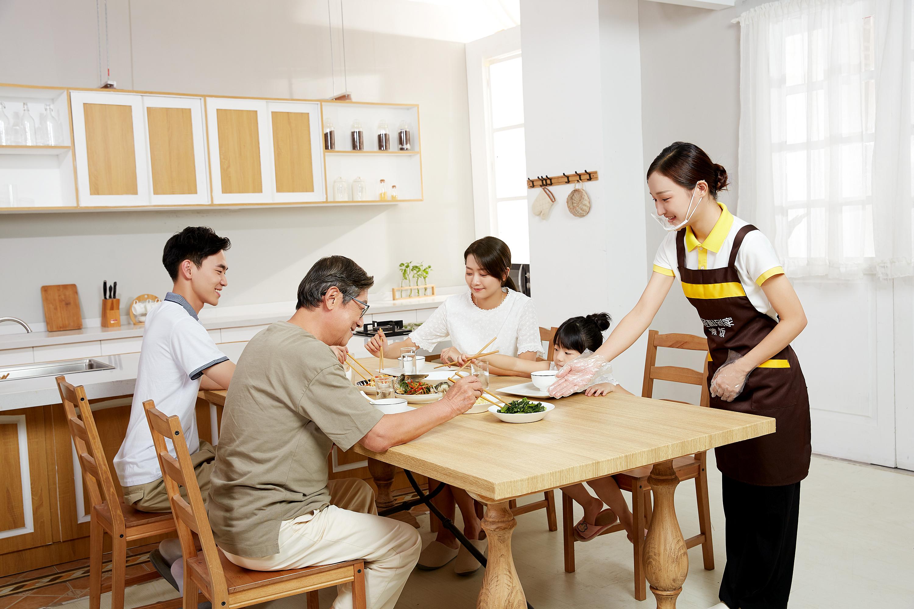 家政是对家庭关系及其事物的总称.