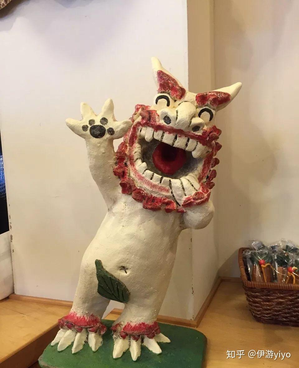 走近冲绳的石狮子