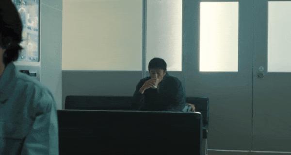 《惩罚循环》重口、荒诞、中二,这新片太猛了!