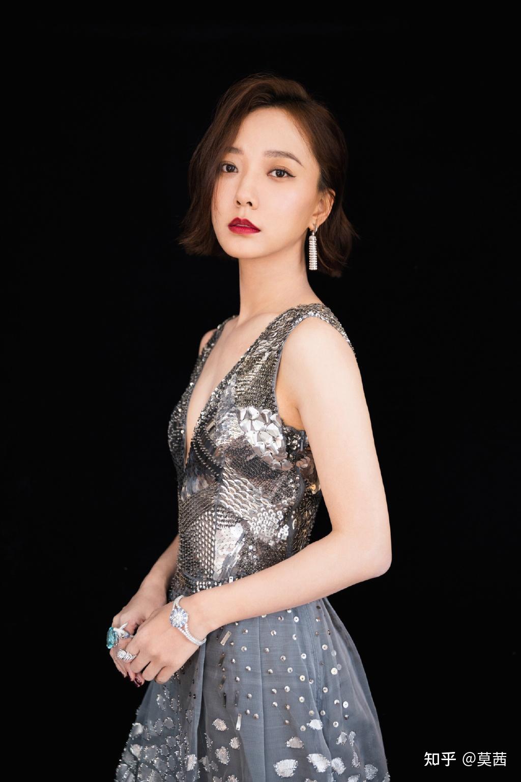 王珞丹：从不拍裸戏，到现在近乎全裸出镜！她经历了什么？ - 知乎