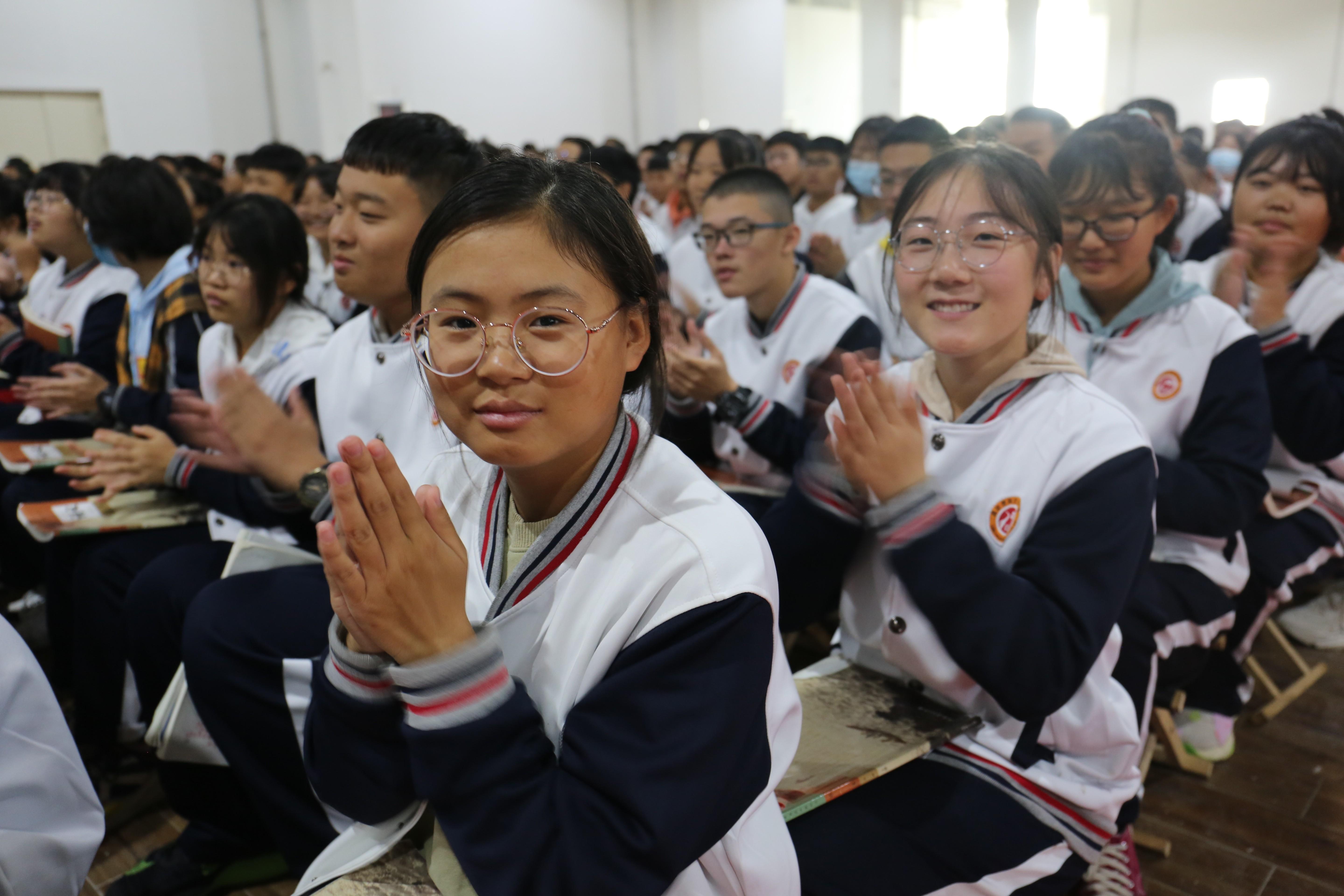 周虎震教授应邀到廊坊贺阳高级中学作励志报告