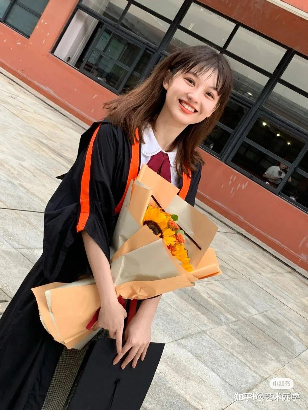 九大美院的学士服有多靓? - 知乎