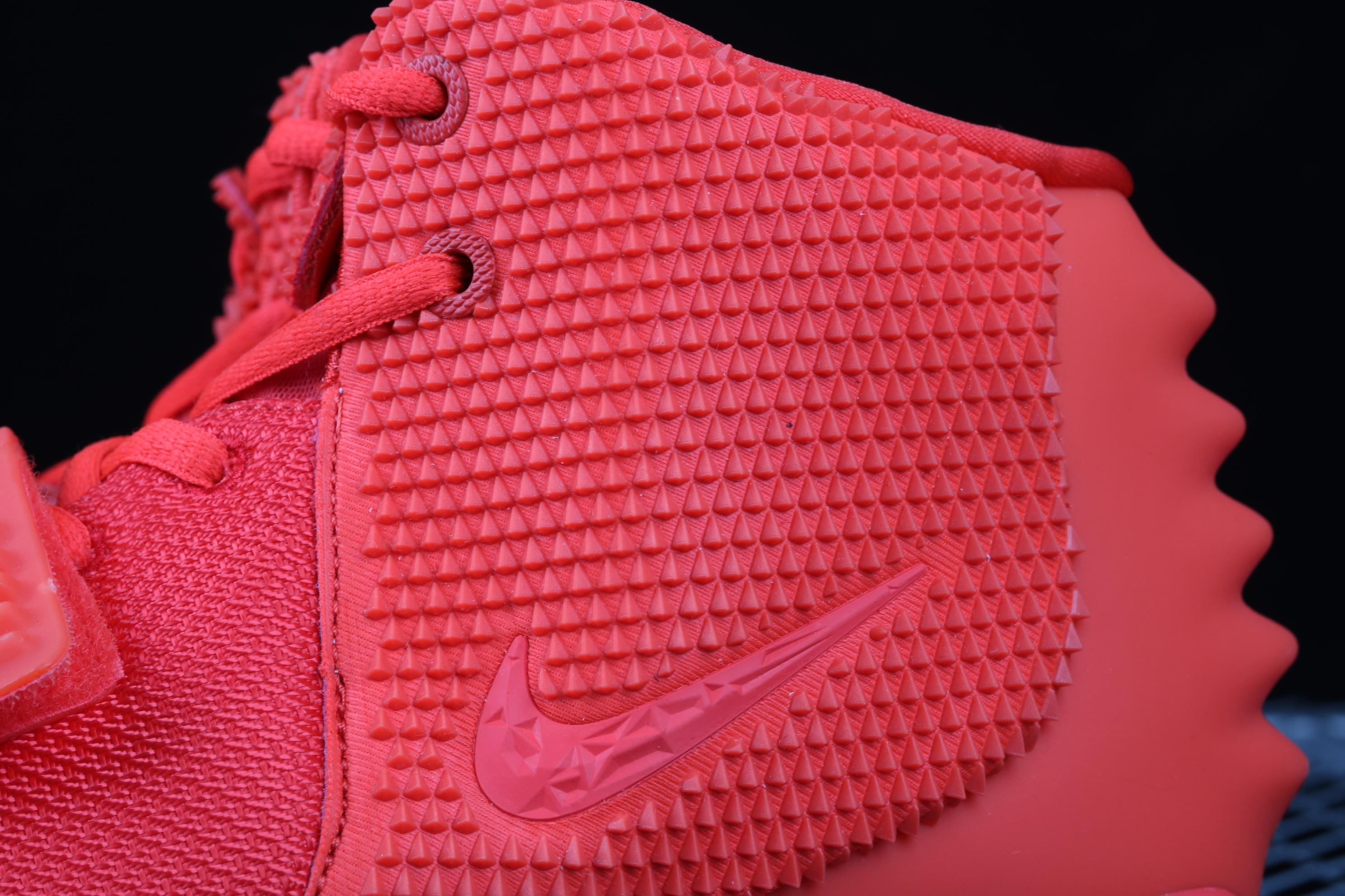 分享kanyewestxnikeairyeezyiinrg限量椰子纪念球鞋红椰子