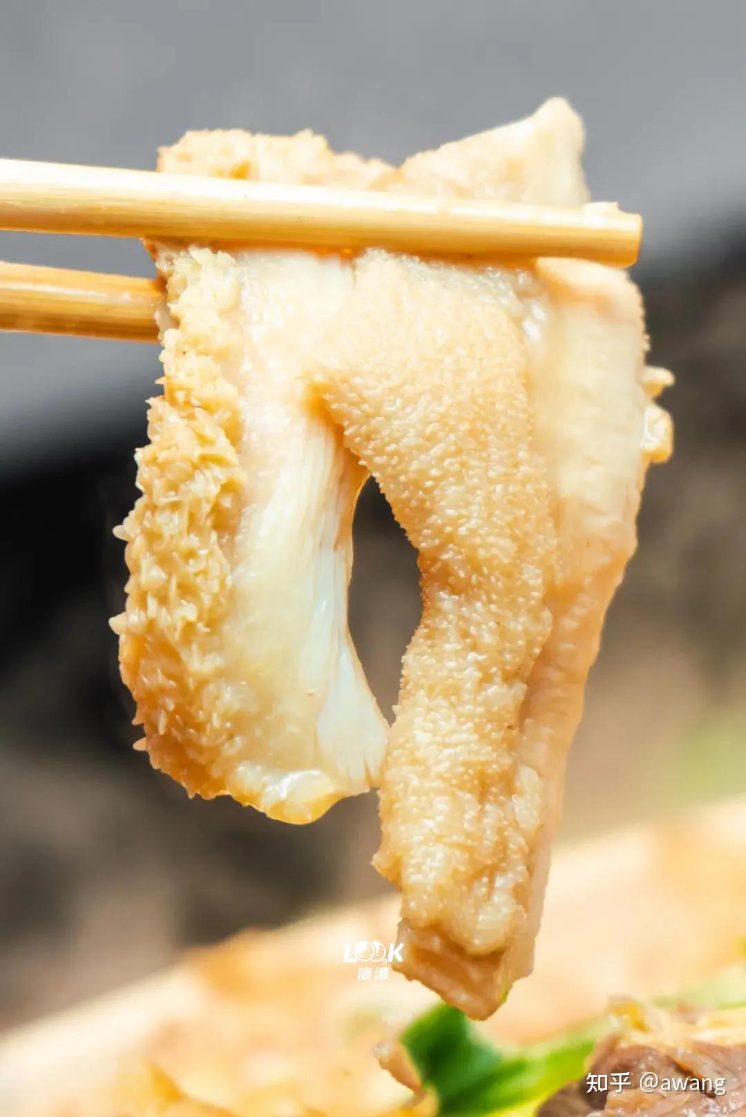 "牛草肚"嚼起来坚韧又柔滑,内里肉质润滑弹牙,双重口感冲刷味蕾.