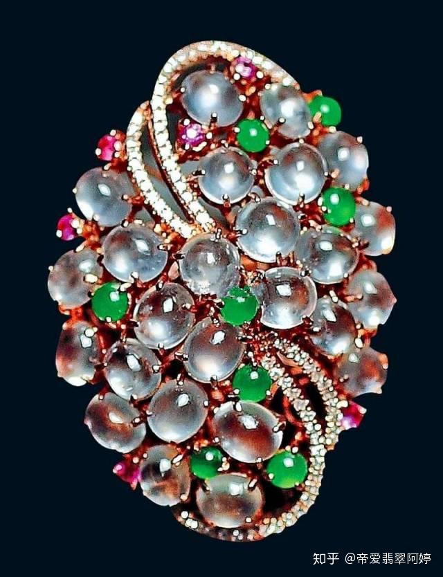 クリスマス　翡翠⭕️清代玉雕芸術　大判カラー写真解説本　カバー、函付　中英解説付 bb57887dfefd4ba2923ff48d05ae9d