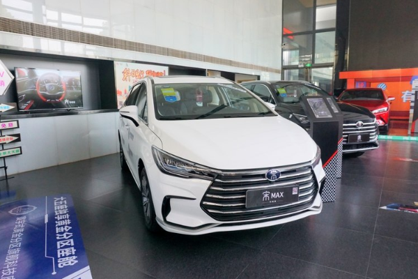 到店实拍2021款比亚迪宋max,轴距2785mm,配1.5t 6mt/6挡双离合
