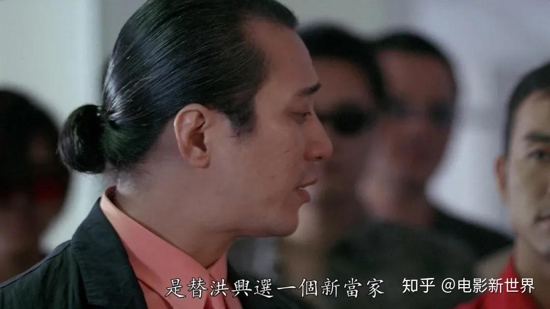 可以说,李道瑜把这个洪兴军师陈耀演神了,他已经成功把社团大脑这种