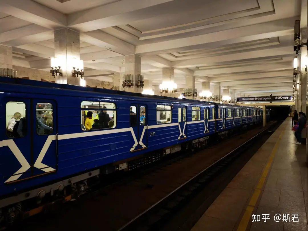 вокзал2)交通类:下诺夫哥罗德一共拥有两条地铁:蓝线和红线,但