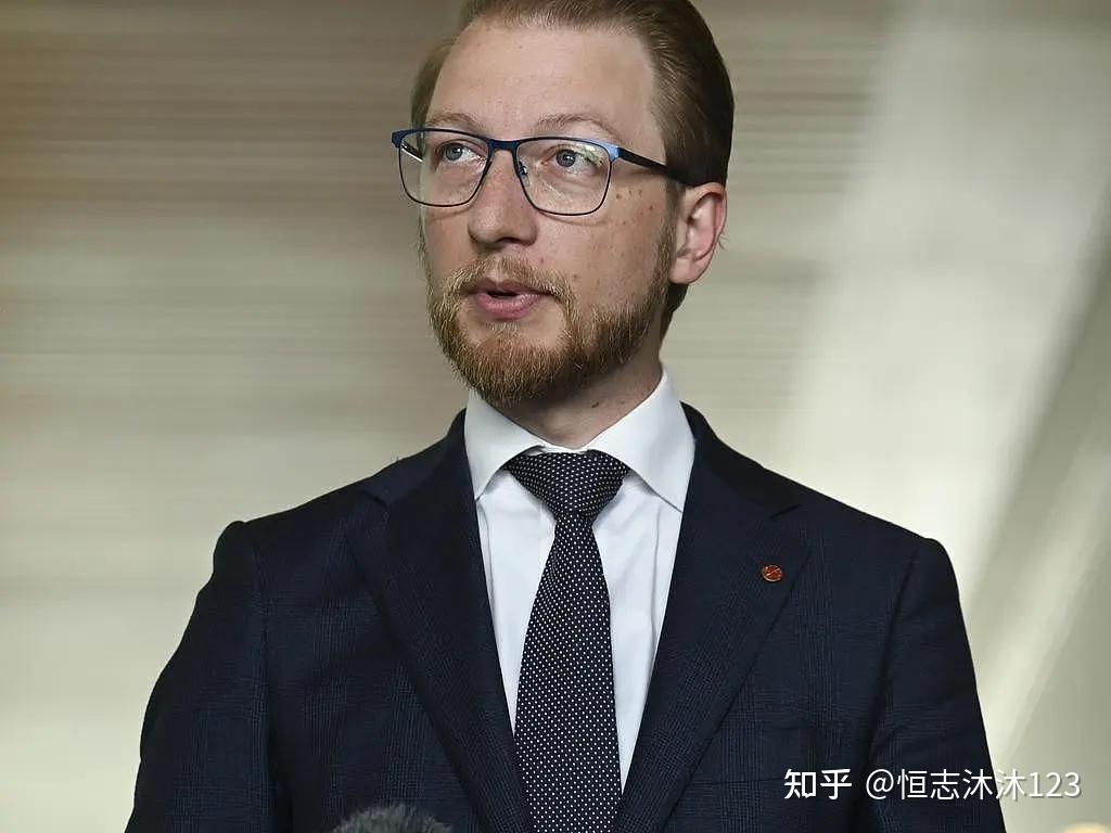 《每日电讯报》)澳洲国立大学战略与防务研究中心专家andrew carr说