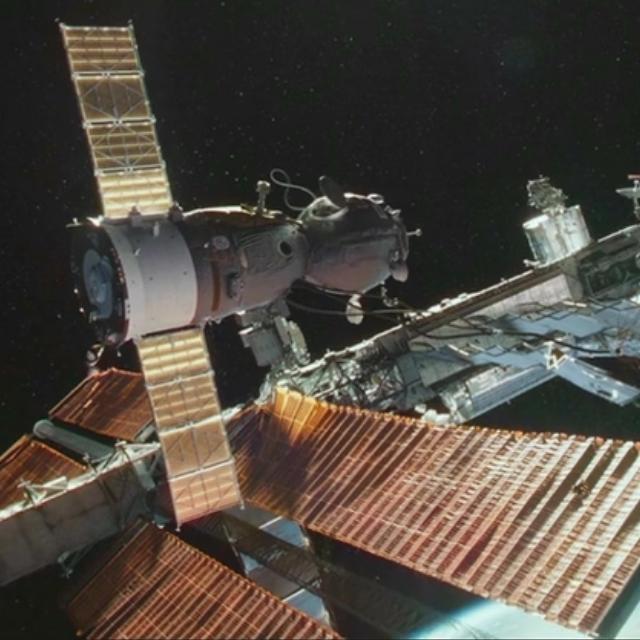 前八个分别是前苏联的「礼炮」系列空间站(1 号,3~7 号),和平号空间站