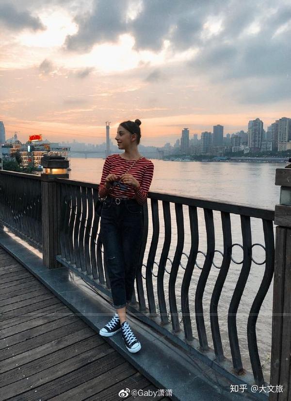 重庆话十级的外国妹子潇潇(gaby)来昆明了!就在.