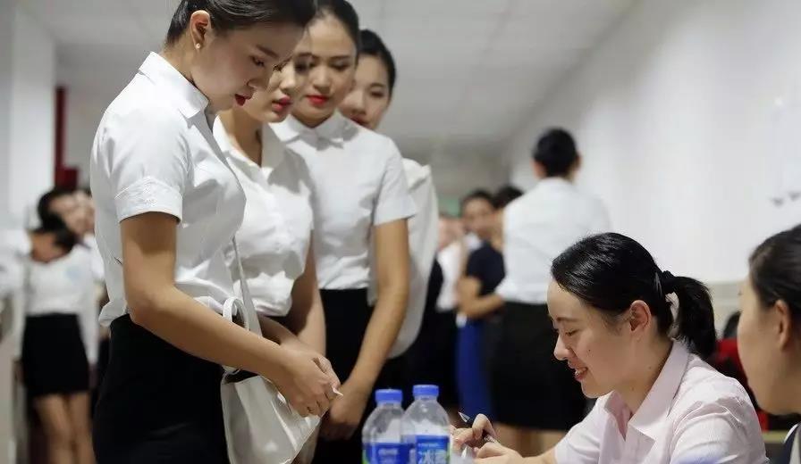 空乘体检脊椎侧弯能通过空乘面试吗