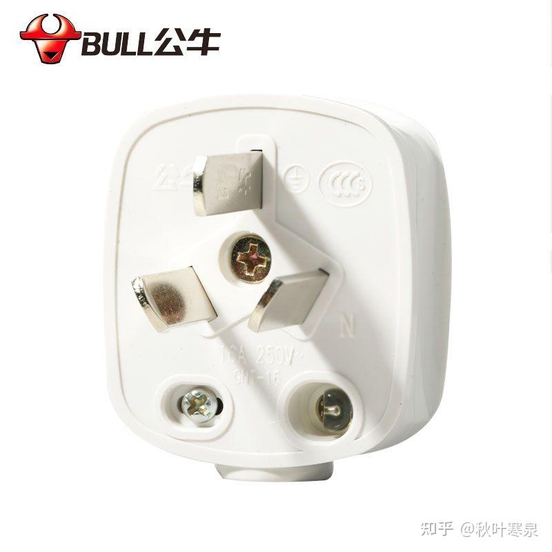 热水器的插头这样了还能用吗